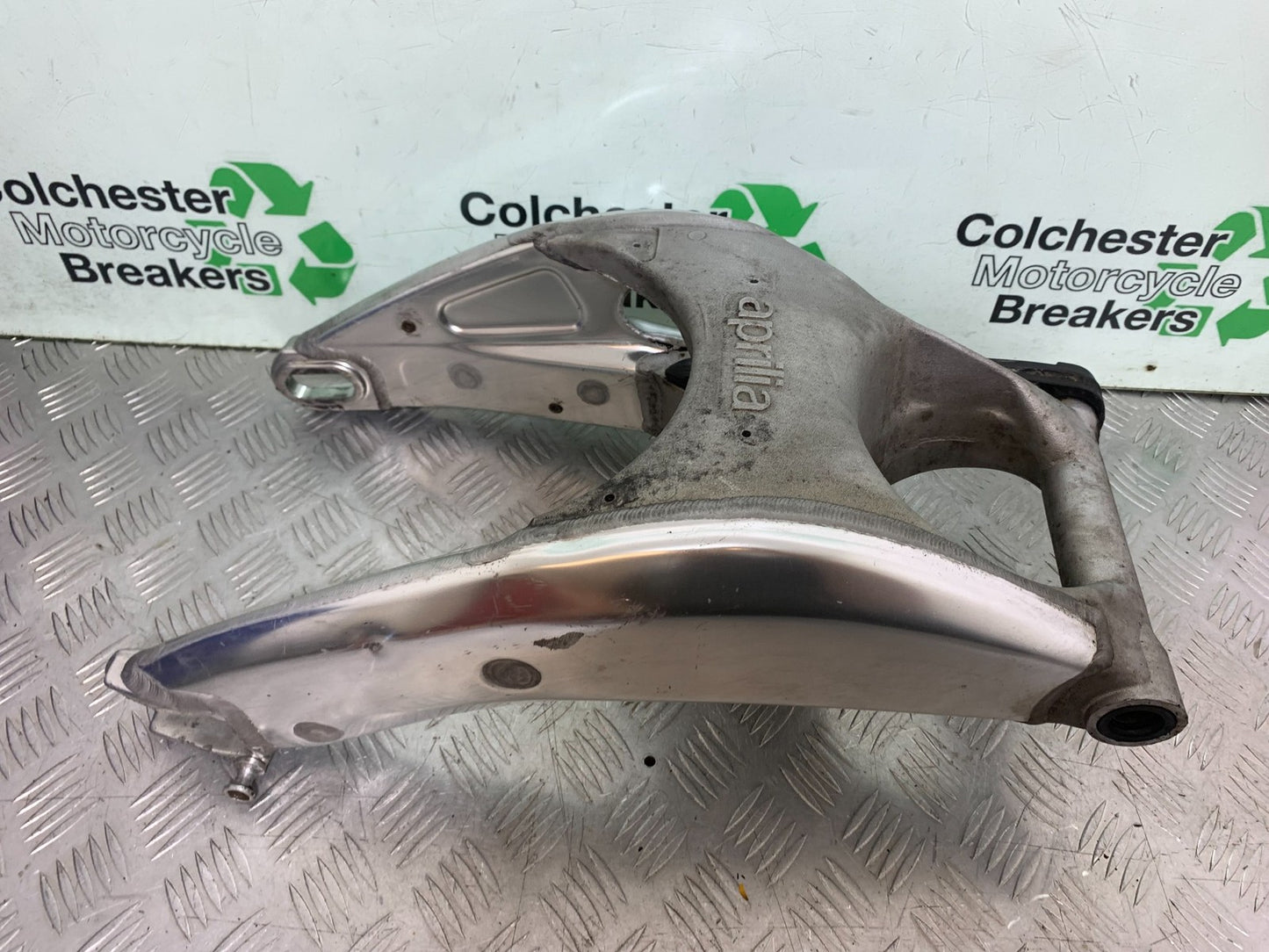 APRILIA RSV1000 RSV 1000 MILLE SWINGARM  1998- 2003 (CMB1184)