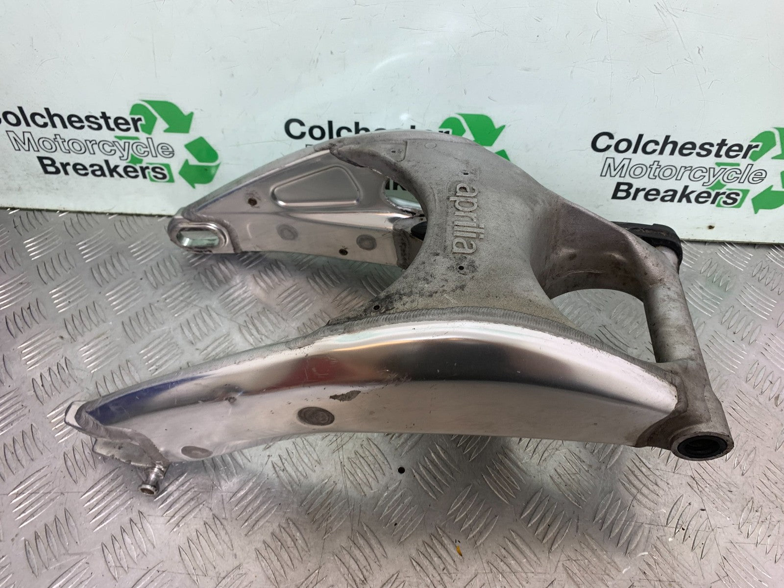APRILIA RSV1000 RSV 1000 MILLE SWINGARM  1998- 2003 (CMB1184)