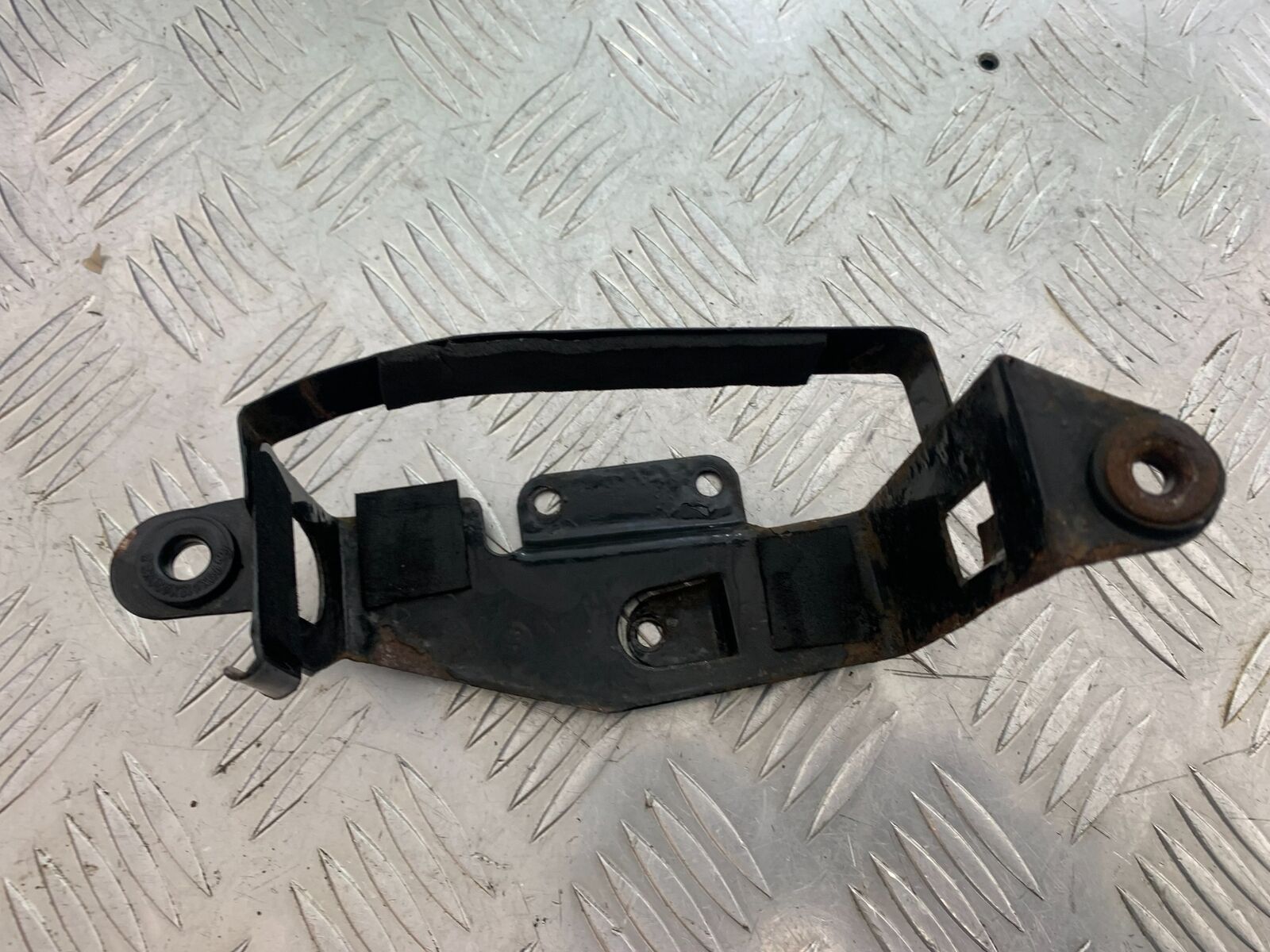 MUTT GT-SS 125 BATTERY BOX  YEAR 2020- 2024 (CMB1085)