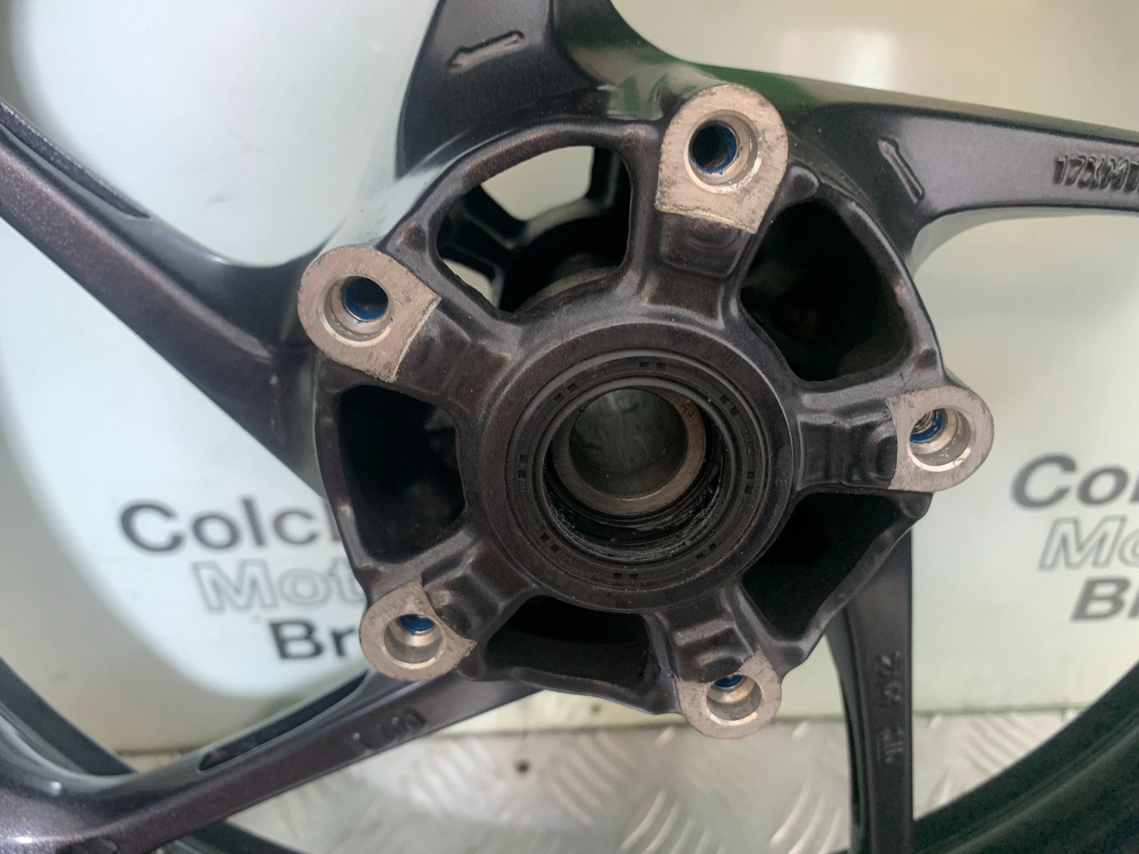 TRIUMPH 675 STREET TRIPLE FRONT WHEEL  2013-2016 (CMB1186)