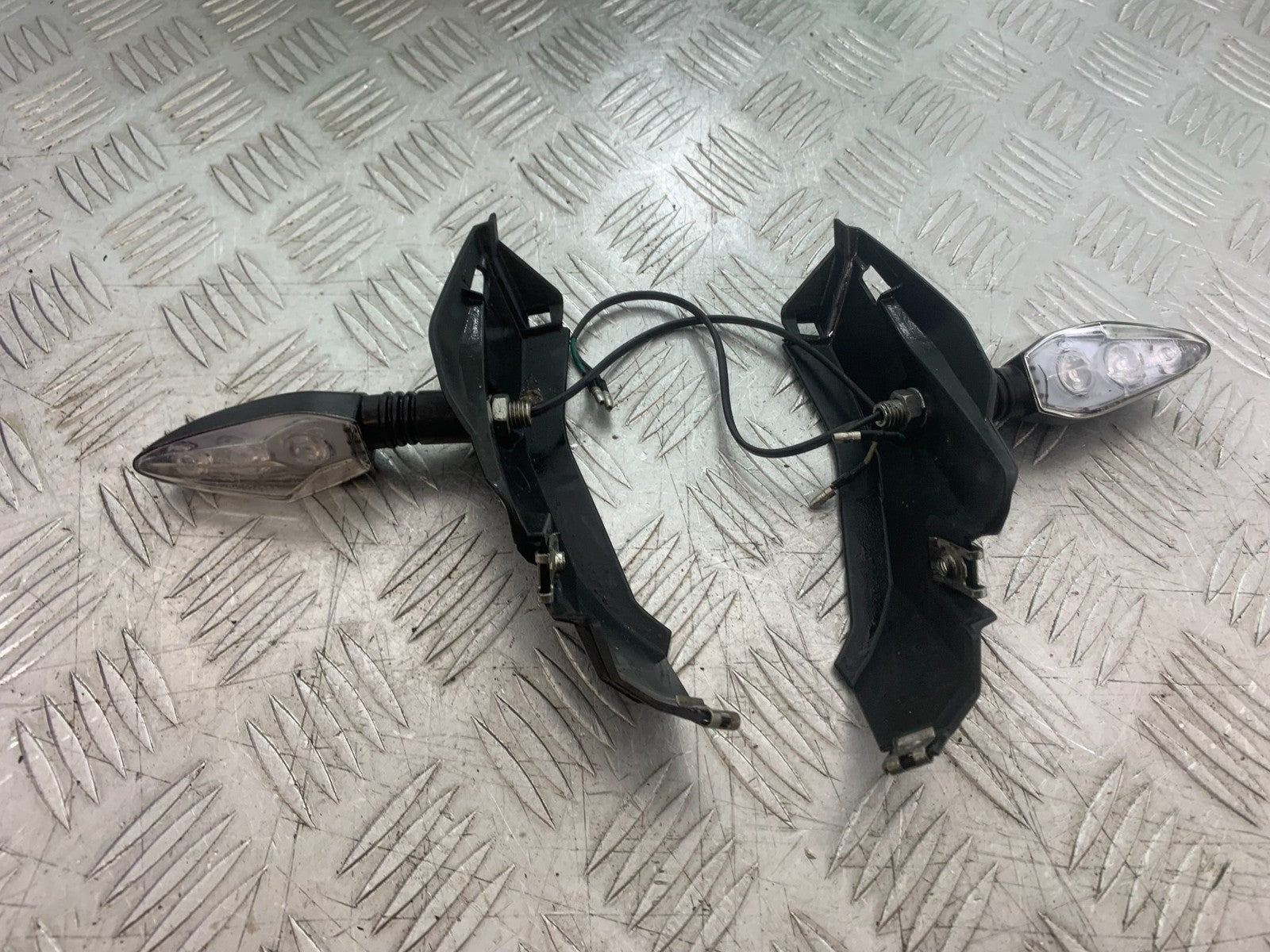 BENELLI BN125 BN 125 FRONT INDICATORS AND INFILLS  YEAR 2018-2021 (CMB1245)