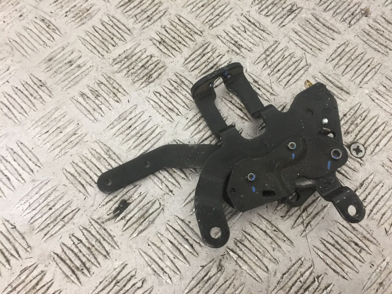 SUZUKI 650 BURGMAN REAR CALIPER ADJUSTER  YEAR 2014-2018 (STOCK 769)