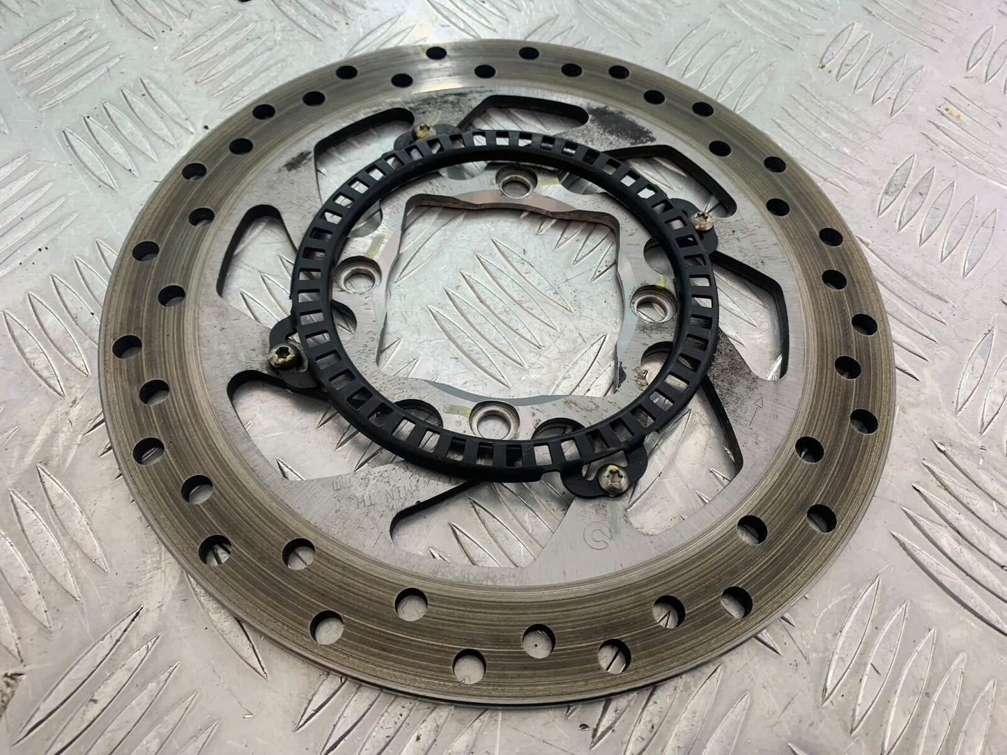 DUCATI DIAVEL 1200 REAR BRAKE DISC YEAR 2014-17 (CMB1054)