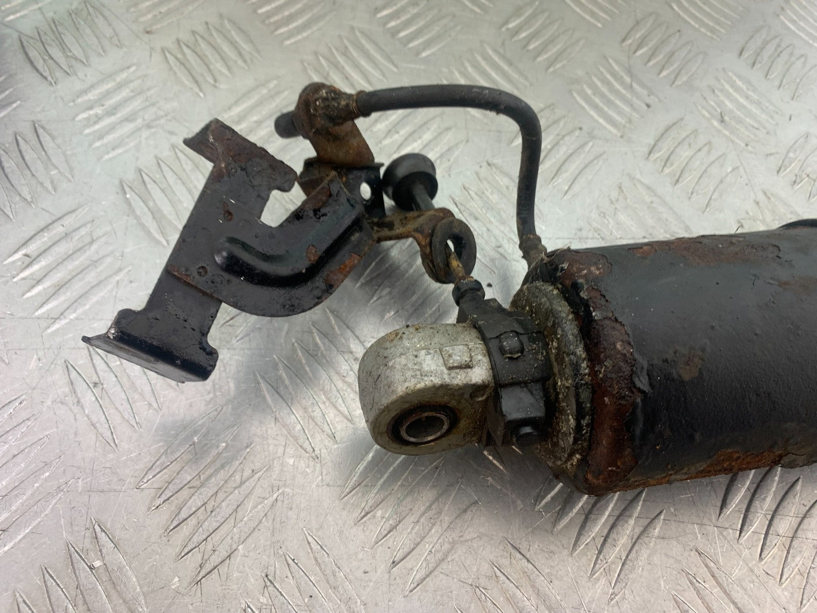 KAWASAKI GPZ600 GPZ 600 REAR SHOCK YEAR 1988-90 (CMB1258)