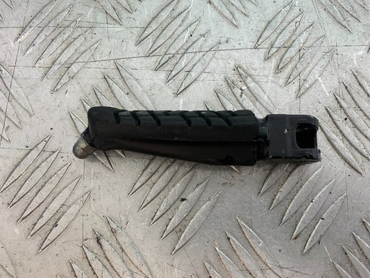 KTM RC125 RC 125 RC FRONT RIGHT FOOTPEG 2014 2017 (CMB1199)