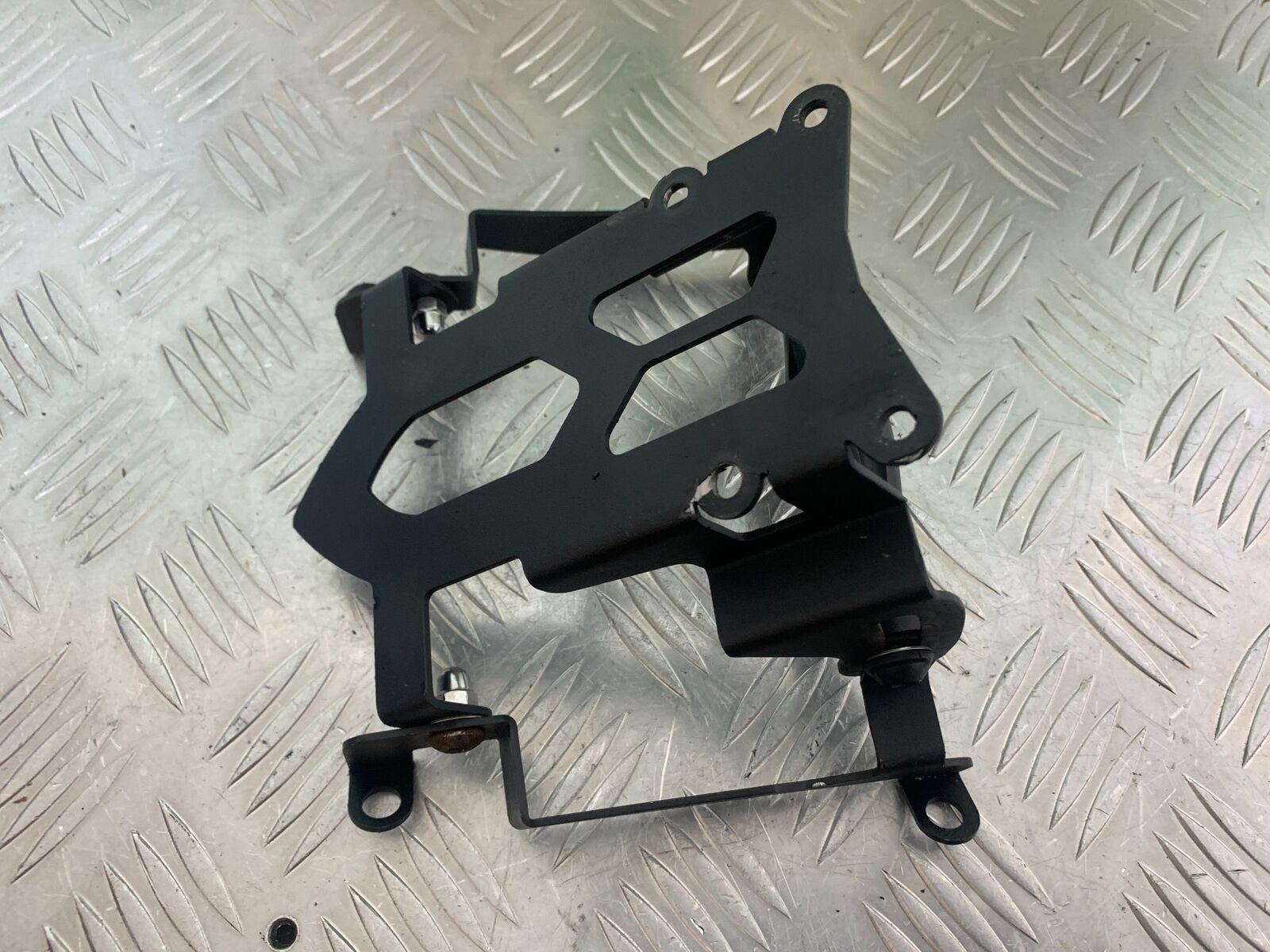 DUCATI DIAVEL 1200 SCREEN BRACKET YEAR 2014-17 (CMB1054)