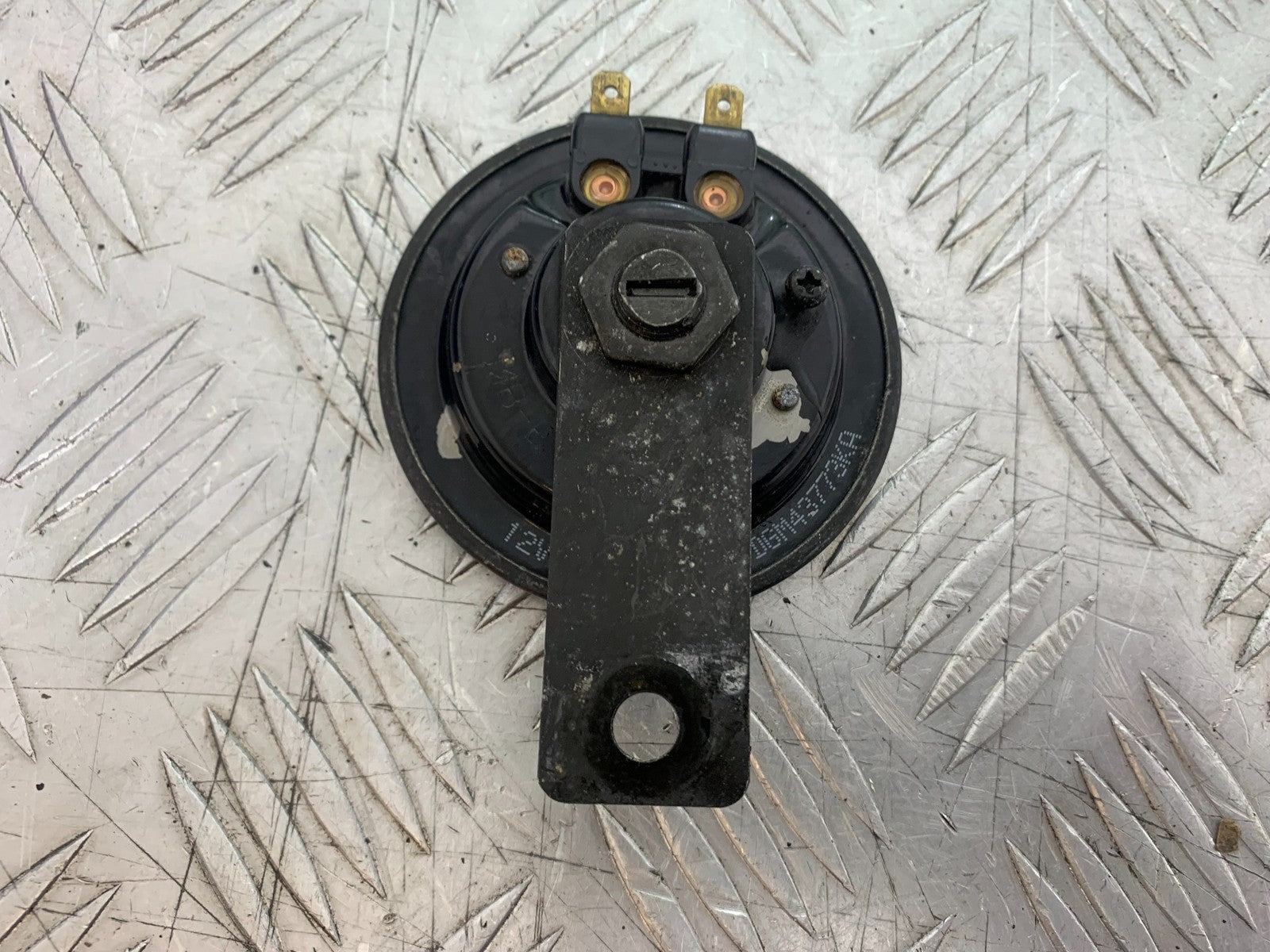 DUCATI 996 SPS 748 916 998 HORN AND BRACKET  1999-2000 (CMB1209)