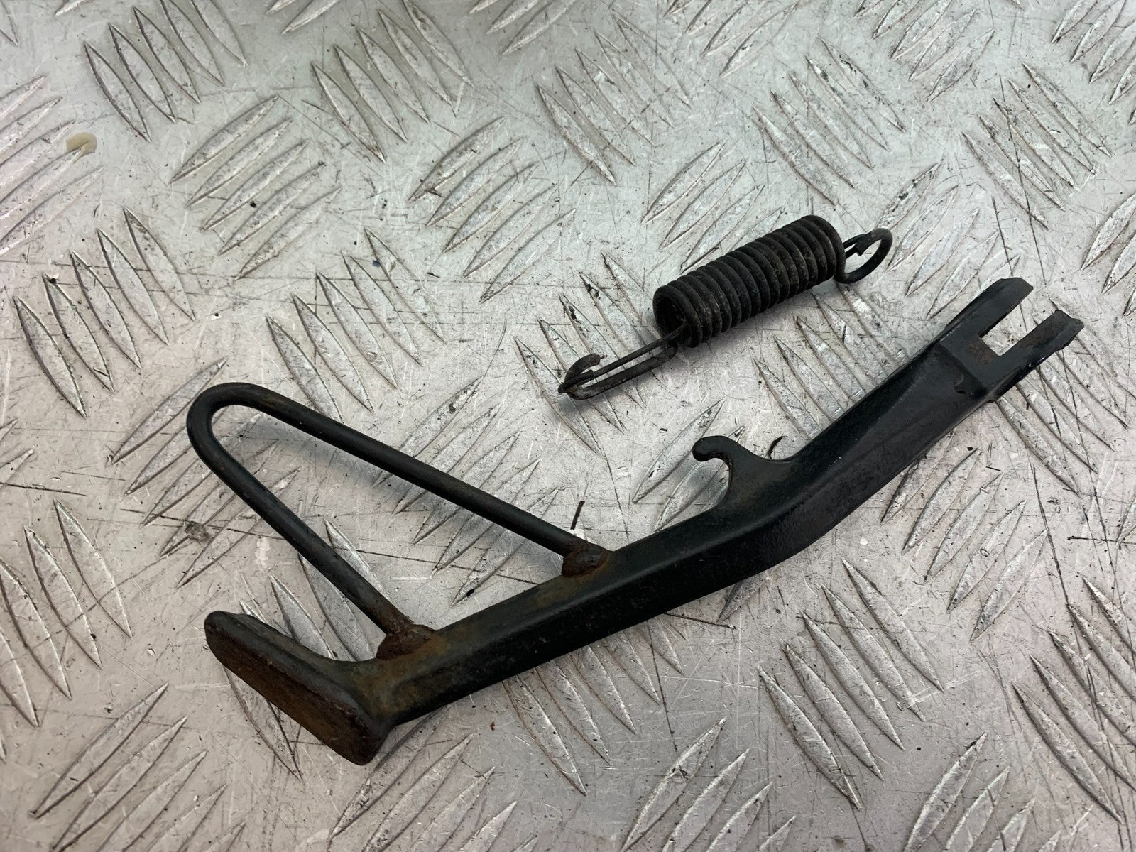 HONDA NT650 V DEAUVILLE SIDE STAND YEAR 1998-01(CMB1320)