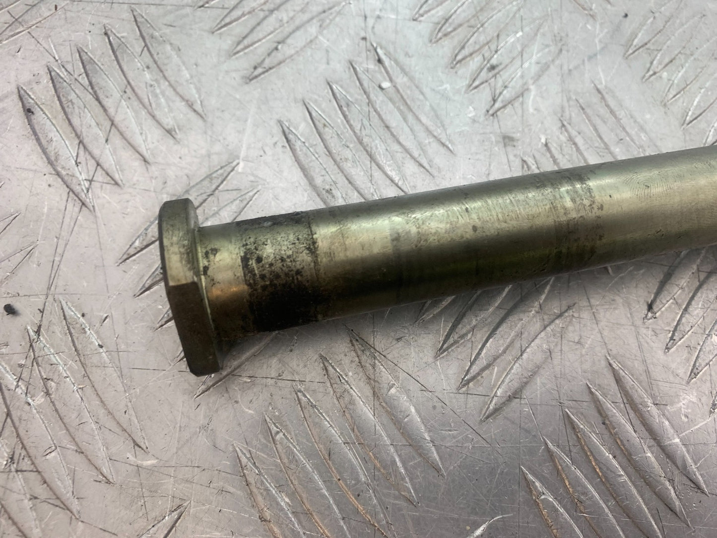 APRILIA SL750 SL 750 SHIVER REAR WHEEL SPINDLE YEAR 2008-2016 (CMB1242)