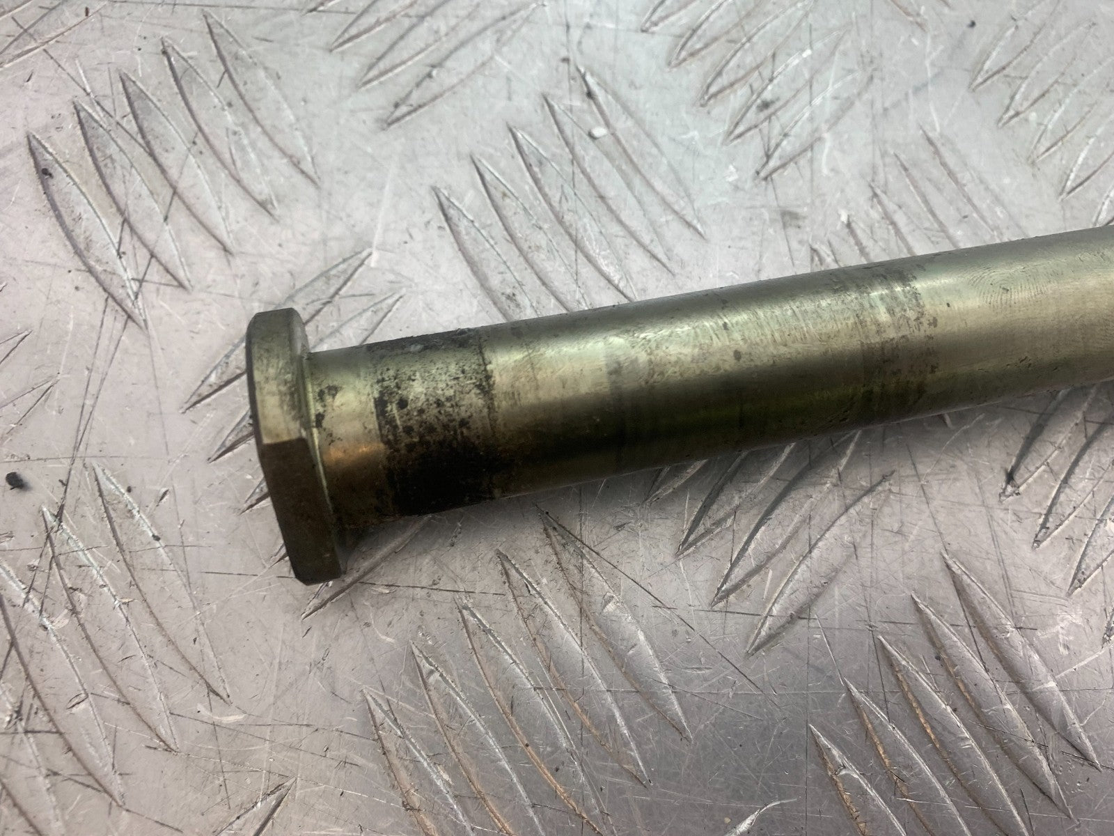APRILIA SL750 SL 750 SHIVER REAR WHEEL SPINDLE YEAR 2008-2016 (CMB1242)