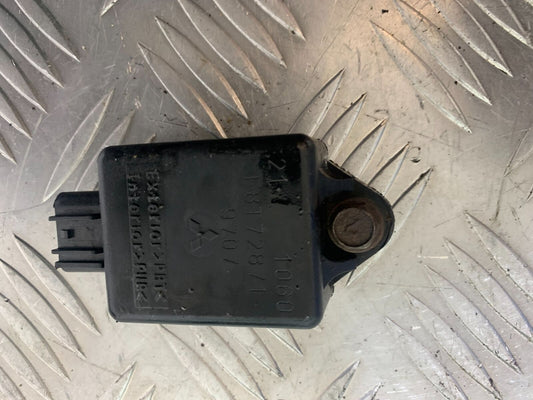 KAWASAKI Z750 ZR750 ZR-7S RELAY  UNIT  YEAR 1999-05 (CMB1135)