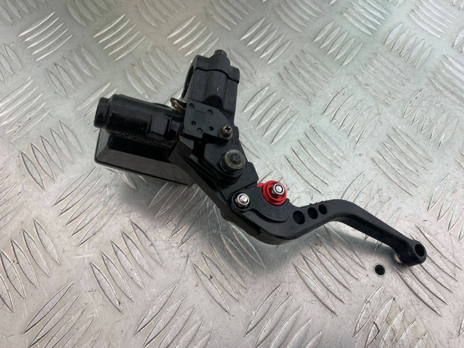 SUZUKI GSF600 GSF 600 BANDIT FRONT MASTER CYLINDER YEAR 2001-2003 (CMB1102)