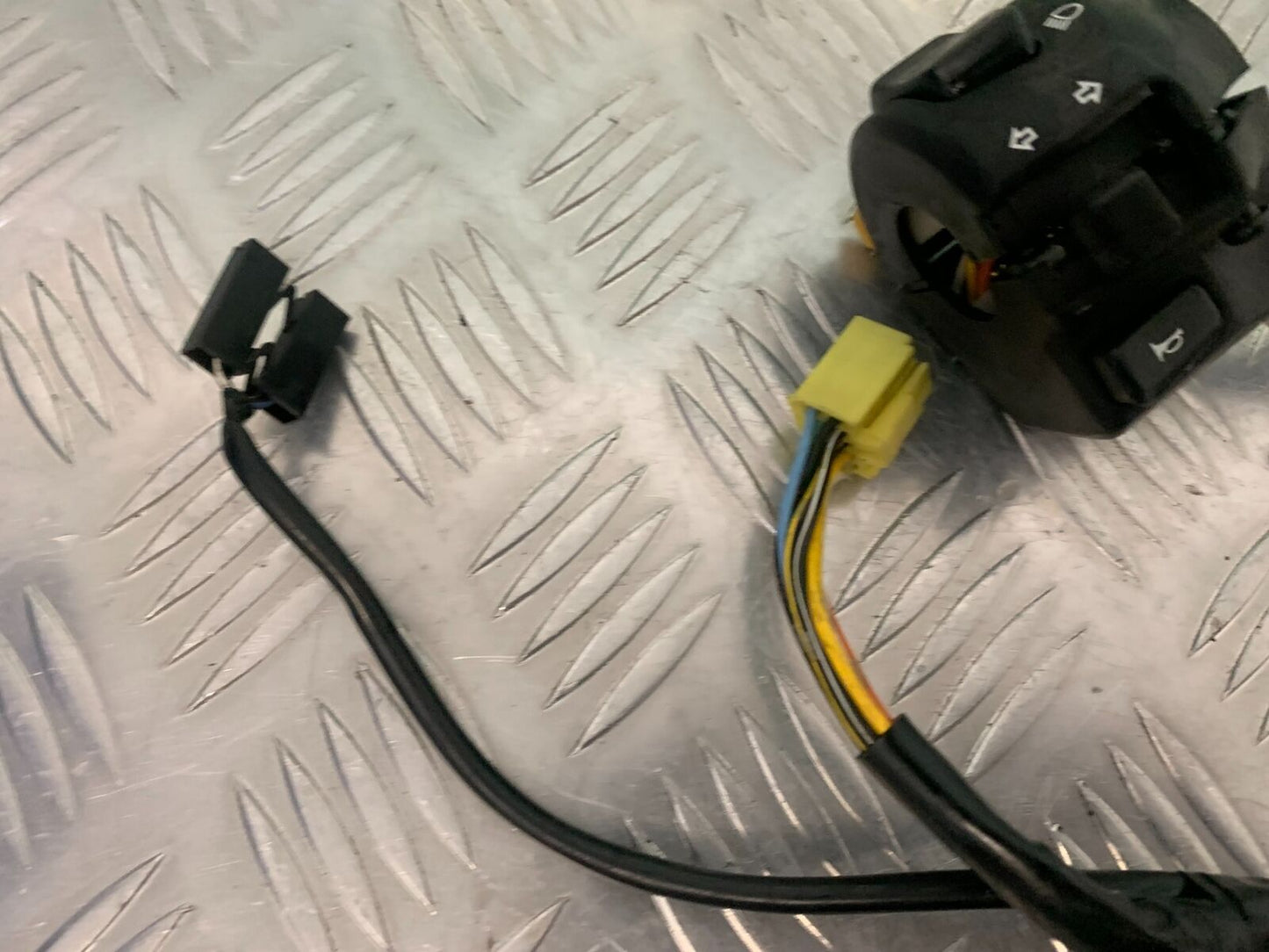 SUZUKI SV1000 SV 1000 K4 LEFT SWITCH GEAR  YEAR 2004 (STOCK 990)
