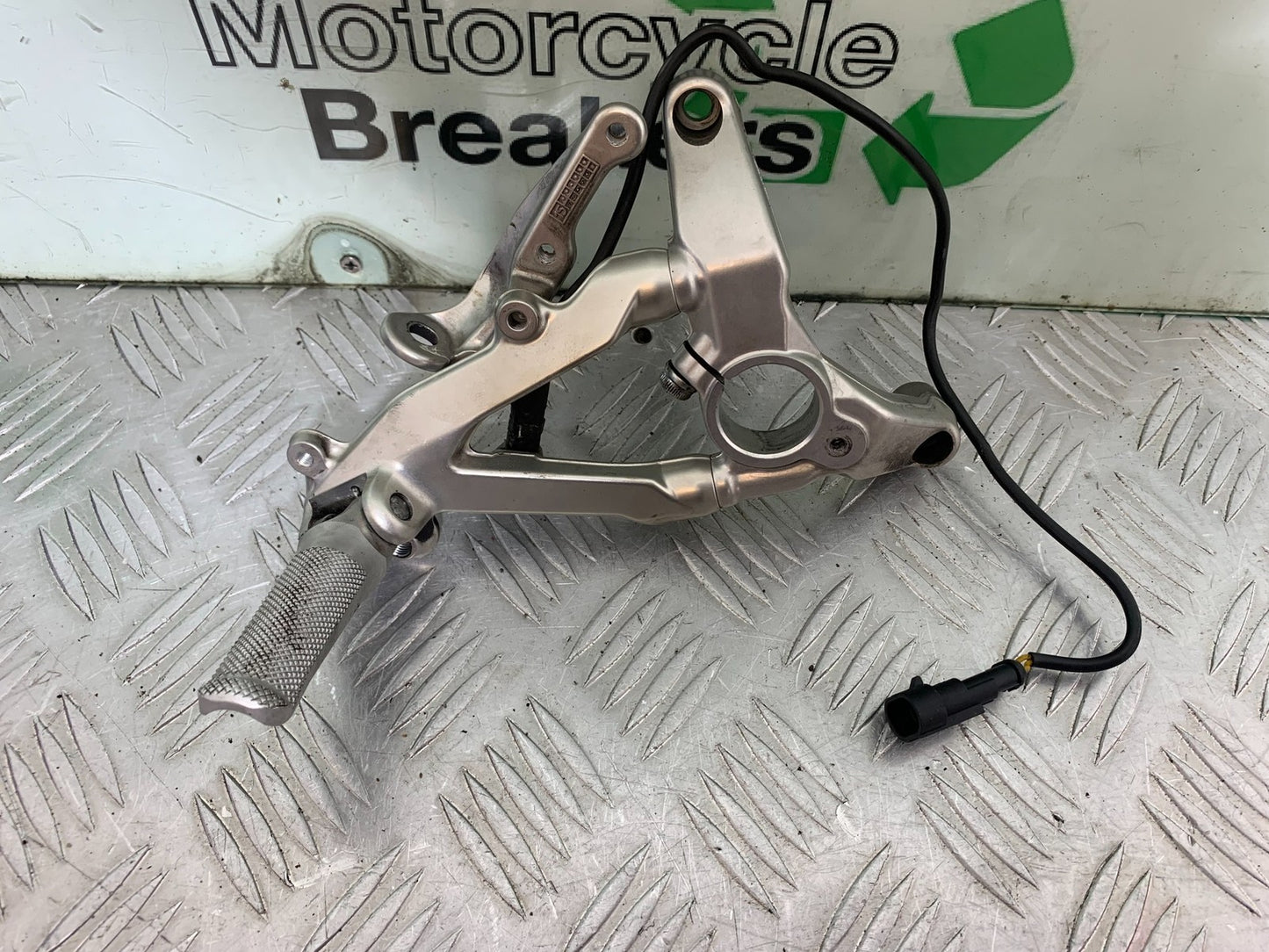 DUCATI 1299 PANIGALE FRONT RIGHT HANGER AND PEG  YEAR 2016 (CMB 1187)