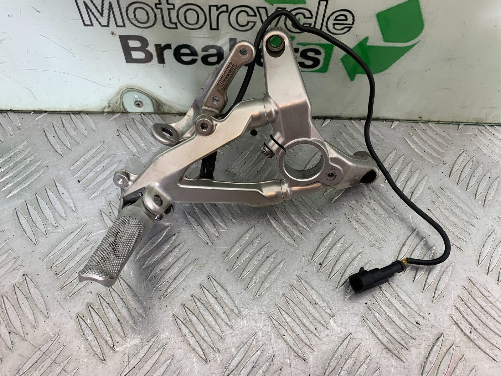 DUCATI 1299 PANIGALE FRONT RIGHT HANGER AND PEG  YEAR 2016 (CMB 1187)