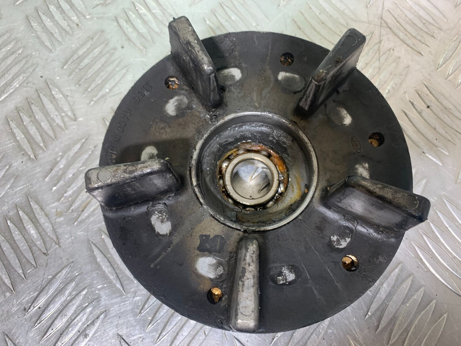 KAWASAKI Z750 ZR750 ZR-7S SPROCKET CARRIER  YEAR 1999-05 (CMB1135)