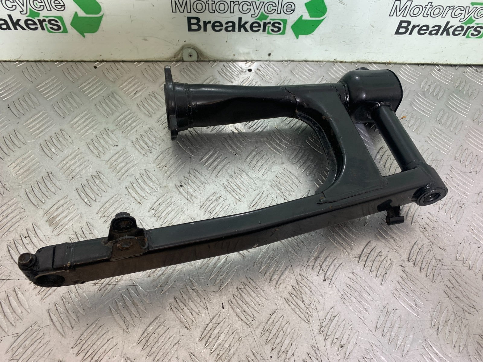 HONDA VT700 VT 700 SHADOW SWINGARM  YEAR 1984-85 (CMB1328)