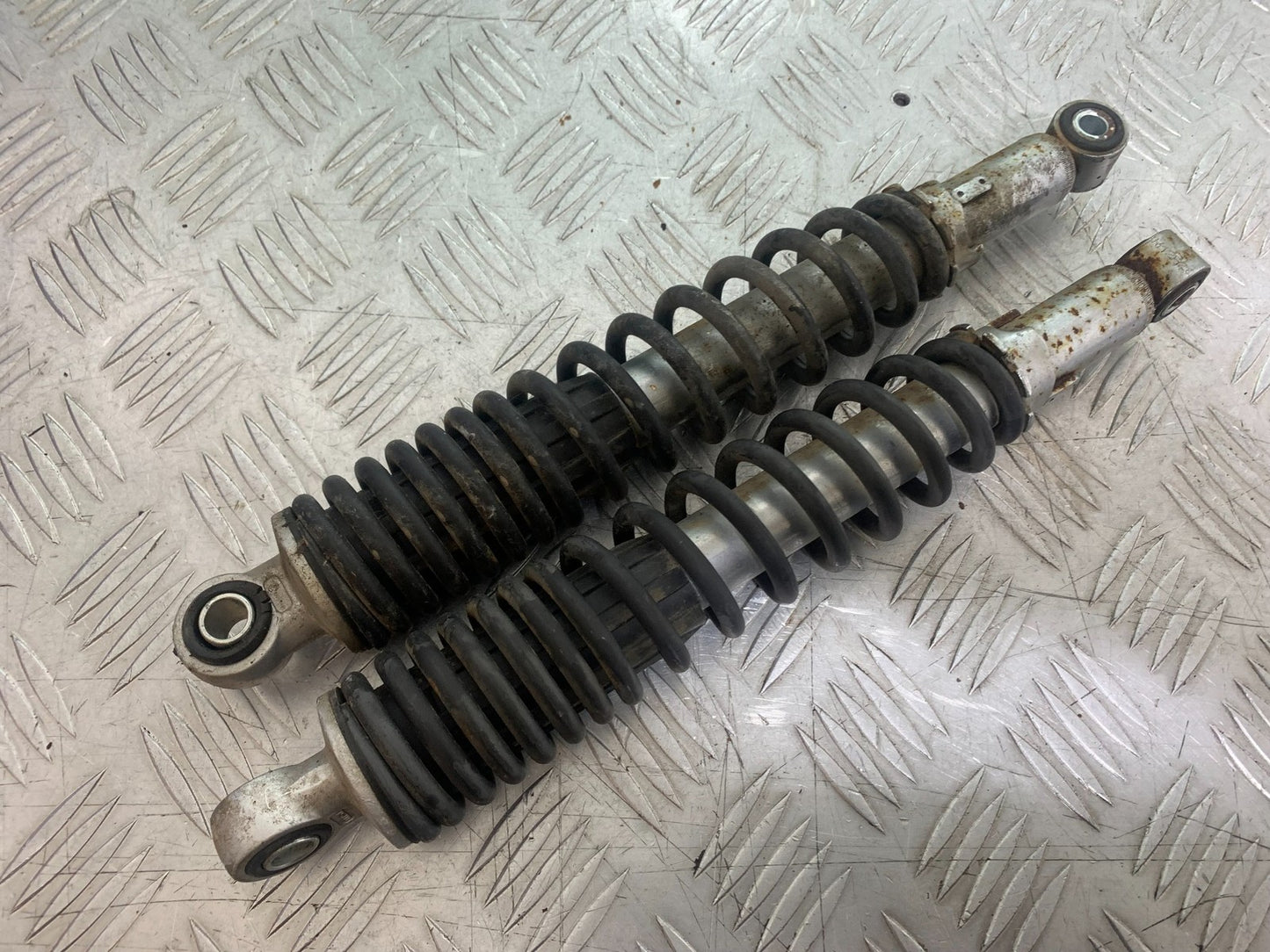 HONDA CBF125 CBF 125 REAR SHOCKS   YEAR 2009-14  (CMB1172)