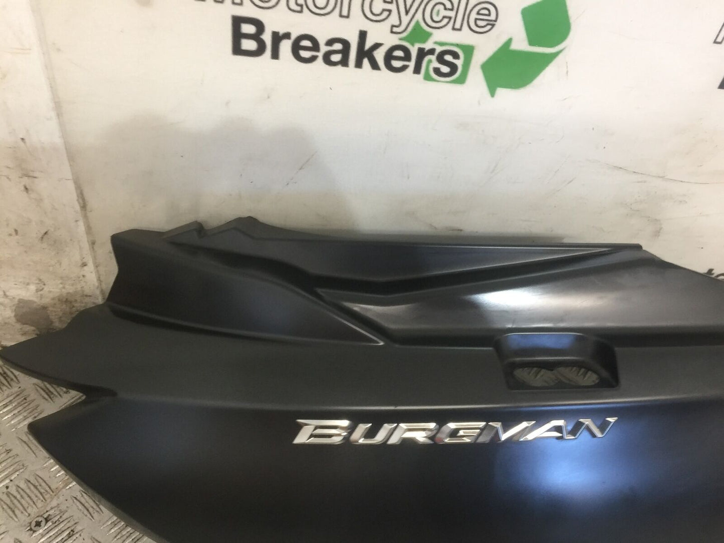 SUZUKI 650 BURGMAN SEAT PANEL  YEAR 2014-2018 (STOCK 769)