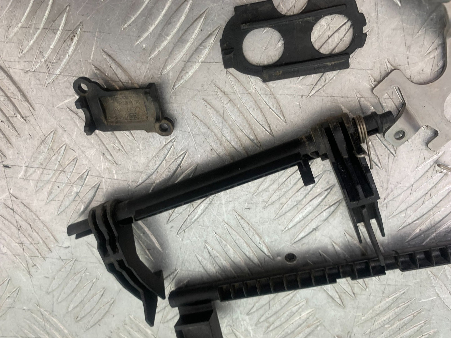 BMW R1200 R 1200 GS SEAT LOCK MECHANISM  YEAR 2013-2016 (CMB1257)