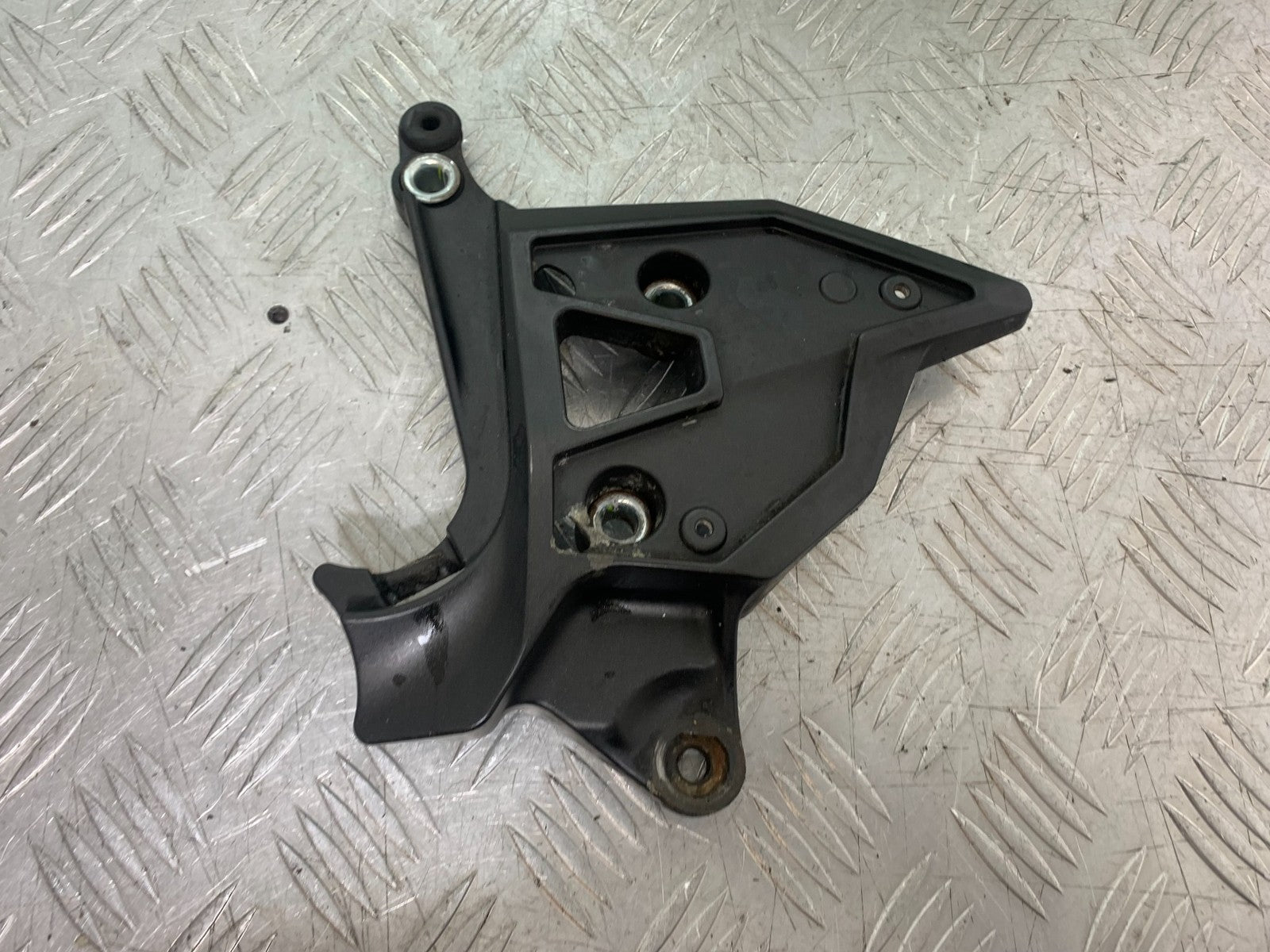 KAWASAKI 650 VERSYS FRONT LEFT HANGER  YEAR 2015-2018 (CMB1288)