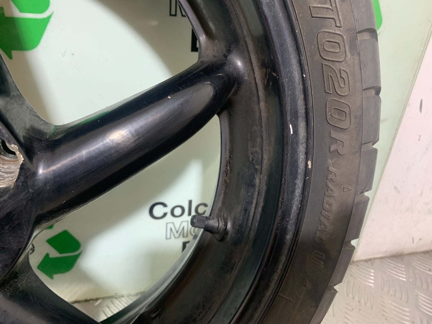 HONDA VFR750 VFR 750 F REAR WHEEL   YEAR 1994-1997 (CMB1156)