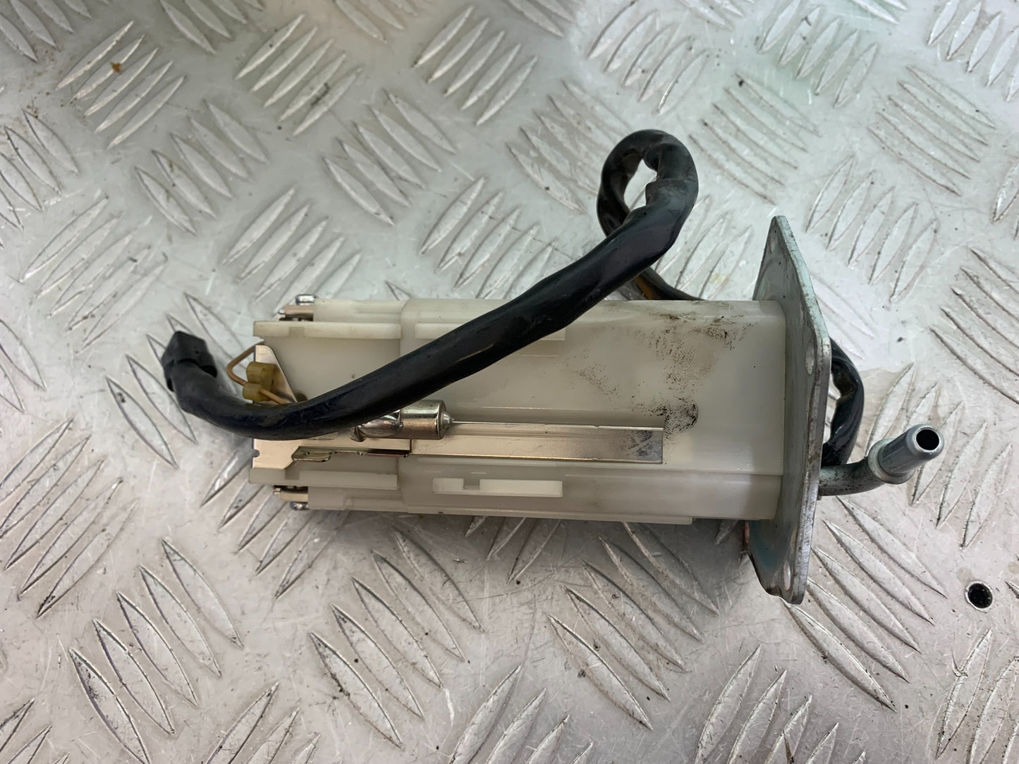 KAWASAKI ZX10R ZX 10R PETROL PUMP  YEAR 2011-2015 (CMB1154)