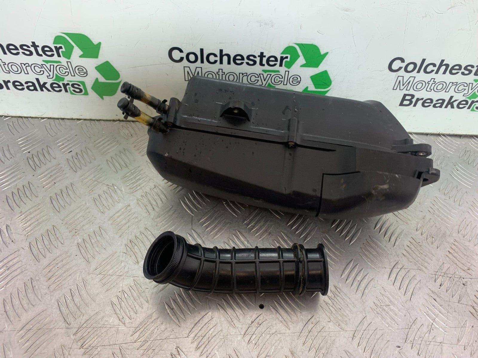 YAMAHA XMAX 250 XMAX 250 AIRBOX   YEAR 2006-09 (CMB1201)