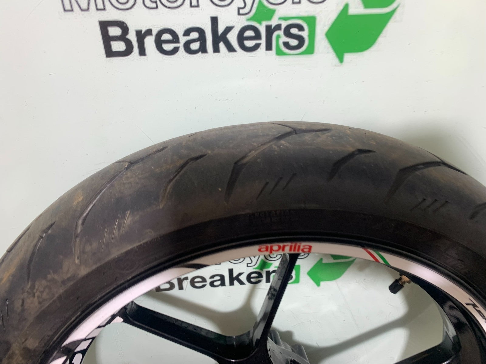 APRILIA TUONO 1000 V4 FRONT WHEEL  YEAR 2013-2014 (CMB1239)