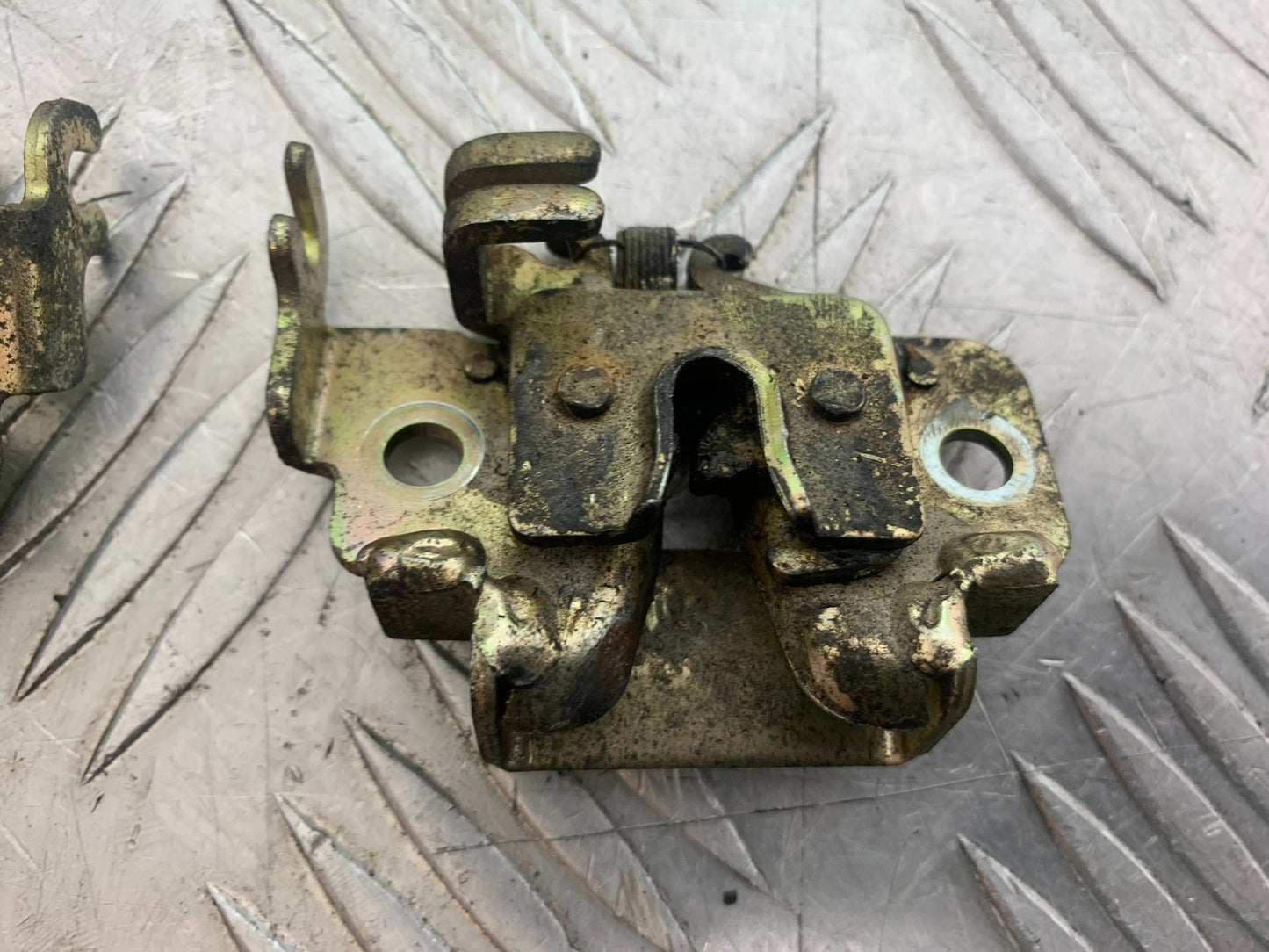 KAWASAKI J125 J125 SEAT CATCHES YEAR 2016-2020 (CMB1158)
