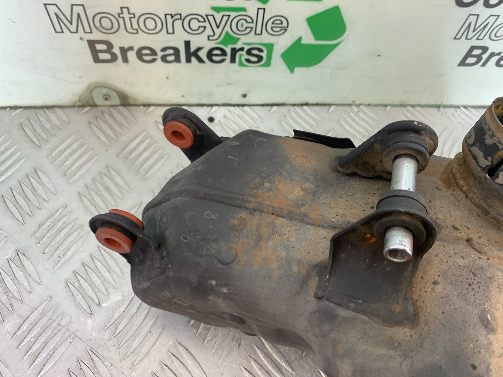 KTM 125 DUKE EXHAUST COLLECTOR BOX YEAR 2018-2023 (CMB1185)