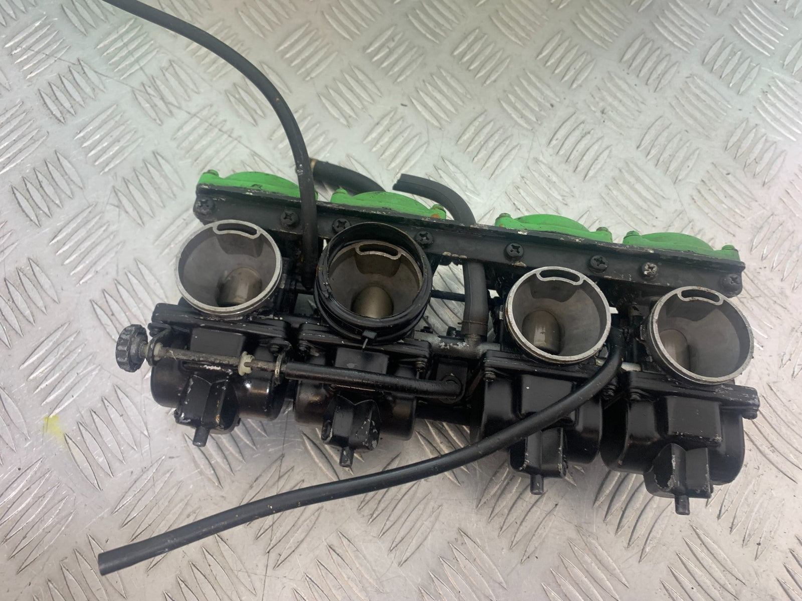 KAWASAKI GT550 GT 550 CARBS YEAR 1984-87 (CMB1141)
