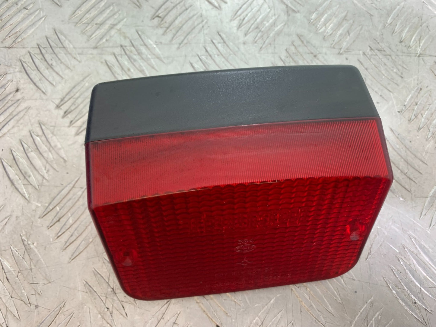 TRIUMPH TROPHY 900 REAR LIGHT   YEAR 1991-95 (CMB1251)