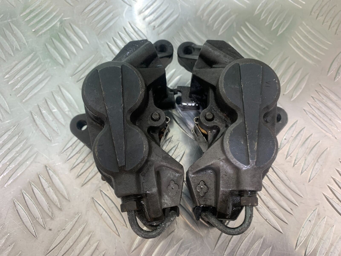 YAMAHA YZF600 YZF 600 THUNDERCAT FRONT BRAKE CALIPERS 1996-2003 (CMB1046)