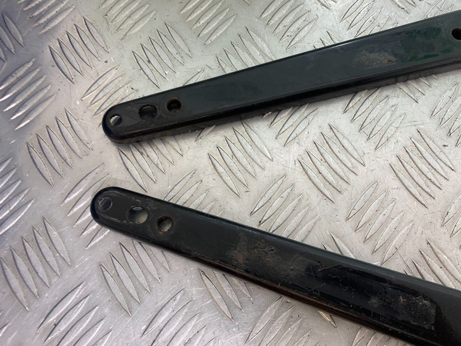 HARLEY DAVIDSON FXS BLACKLINE 1585 REAR FRAME COVERS YEAR 2012 (CMB1147)