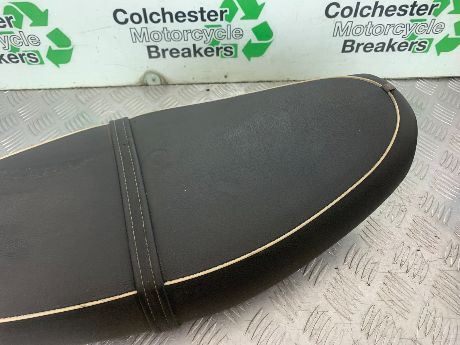 BSA 650 GOLD STAR SEAT YEAR 2022-2025 (CMB1262)
