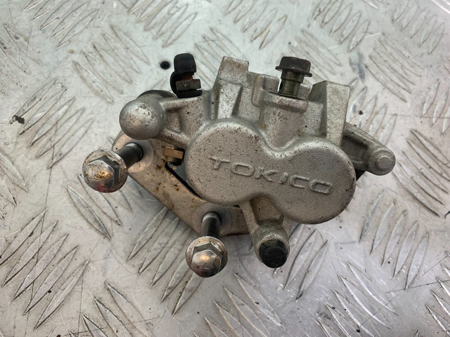 KAWASAKI VN1500 CLASSIC FRONT BRAKE CALIPER   YEAR 1999 -2006 (CMB1166)