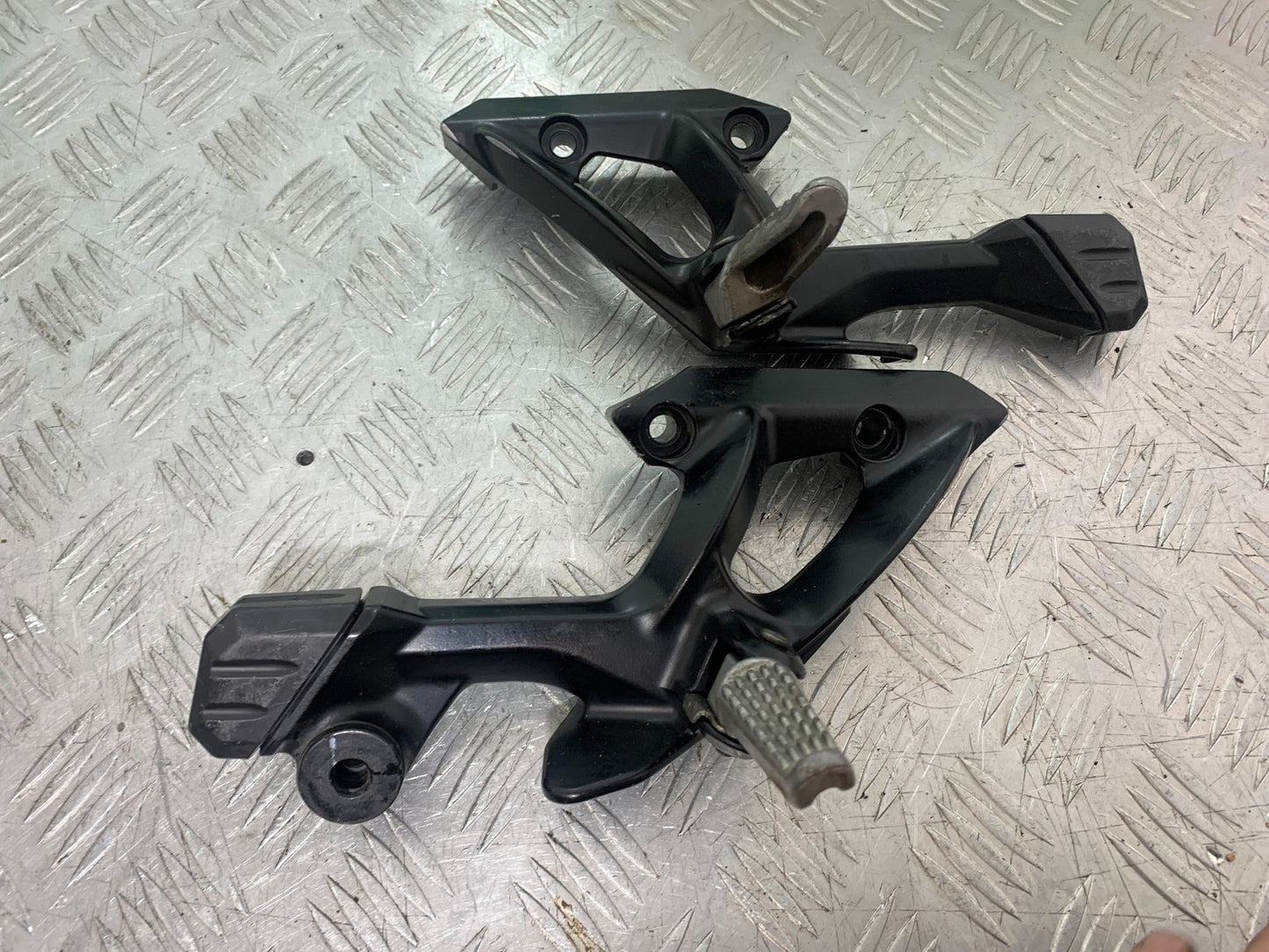 KAWASAKI GTR1400 GTR 1400 REAR HANGERS  YEAR 2007-2009 (CMB1306)