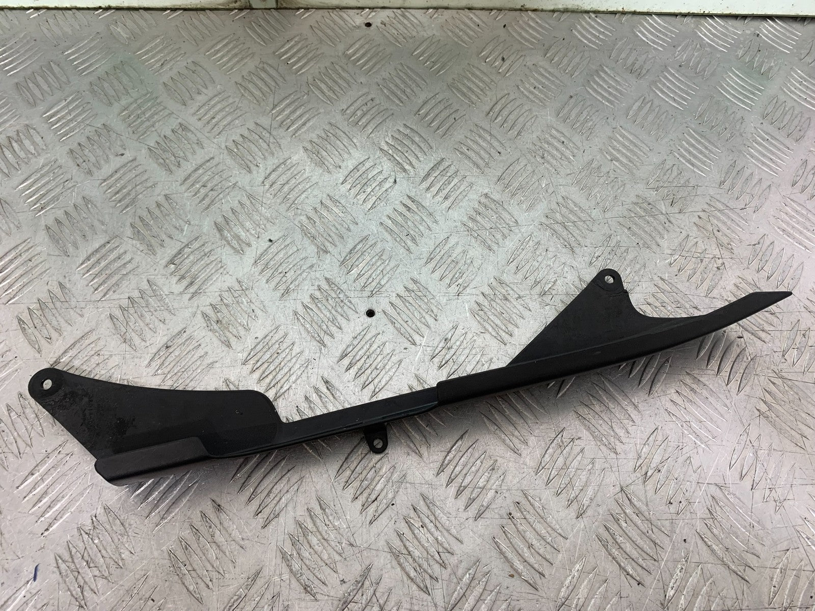 KAWASAKI ZX10R ZX10 R CHAIN GUARD  2008-2010 (CMB1301)