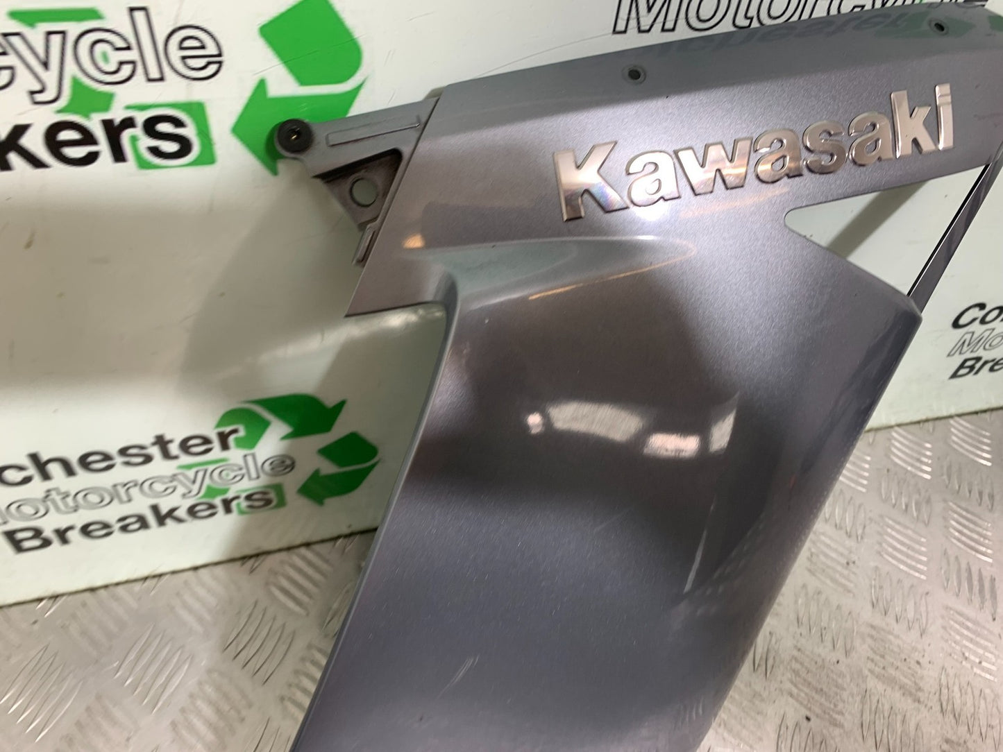 KAWASAKI GTR1400 GTR 1400 RIGHT FAIRING PANEL   YEAR 2007-2009 (CMB1306)