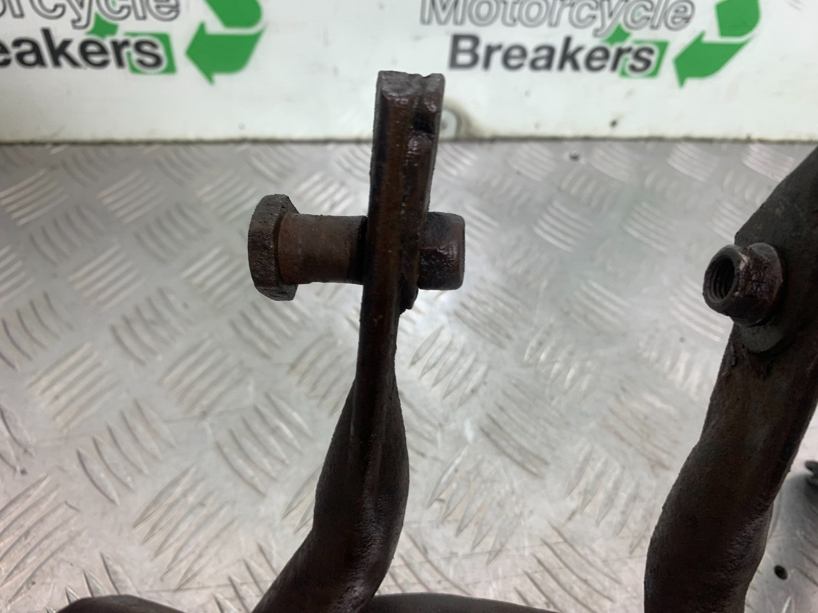 YAMAHA FZS600 FAZER 600 CENTER STAND YEAR 1998-2001 (CMB1267)