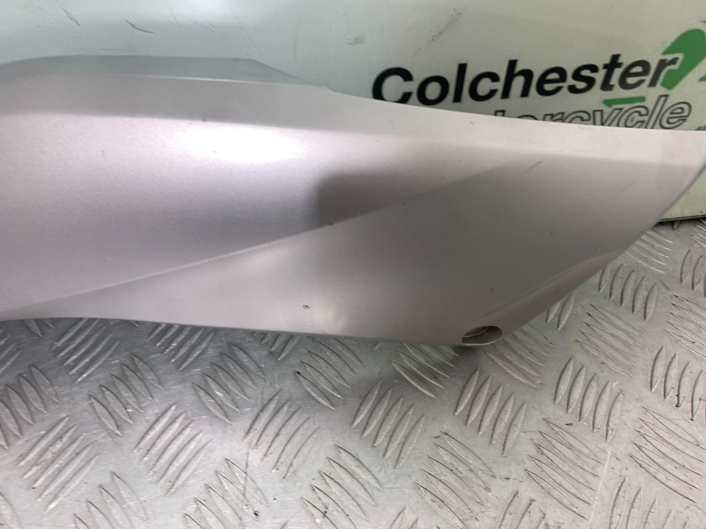 YAMAHA XMAX 300 LEFT SIDE PANEL  YEAR 2017-2020 (CMB1218)