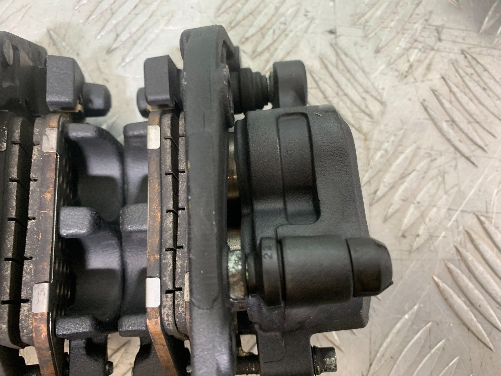 TRIUMPH TRIDENT 660 FRONT BRAKE CALIPERS   YEAR 2021-2024 (CMB1295)