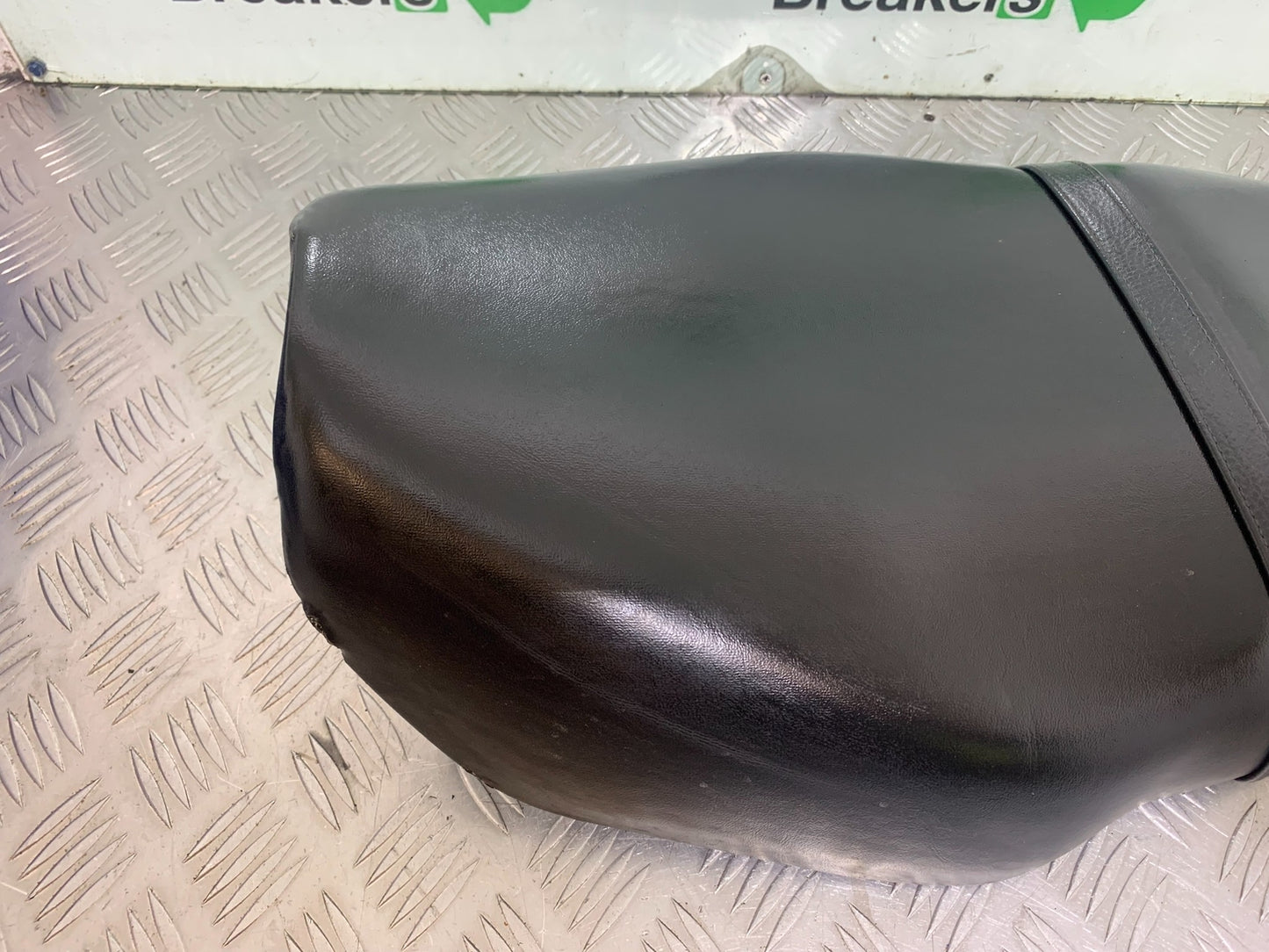 SUZUKI GSF1200  GSF 1200 BANDIT SEAT  YEAR 1997-2000 (CMB1149)