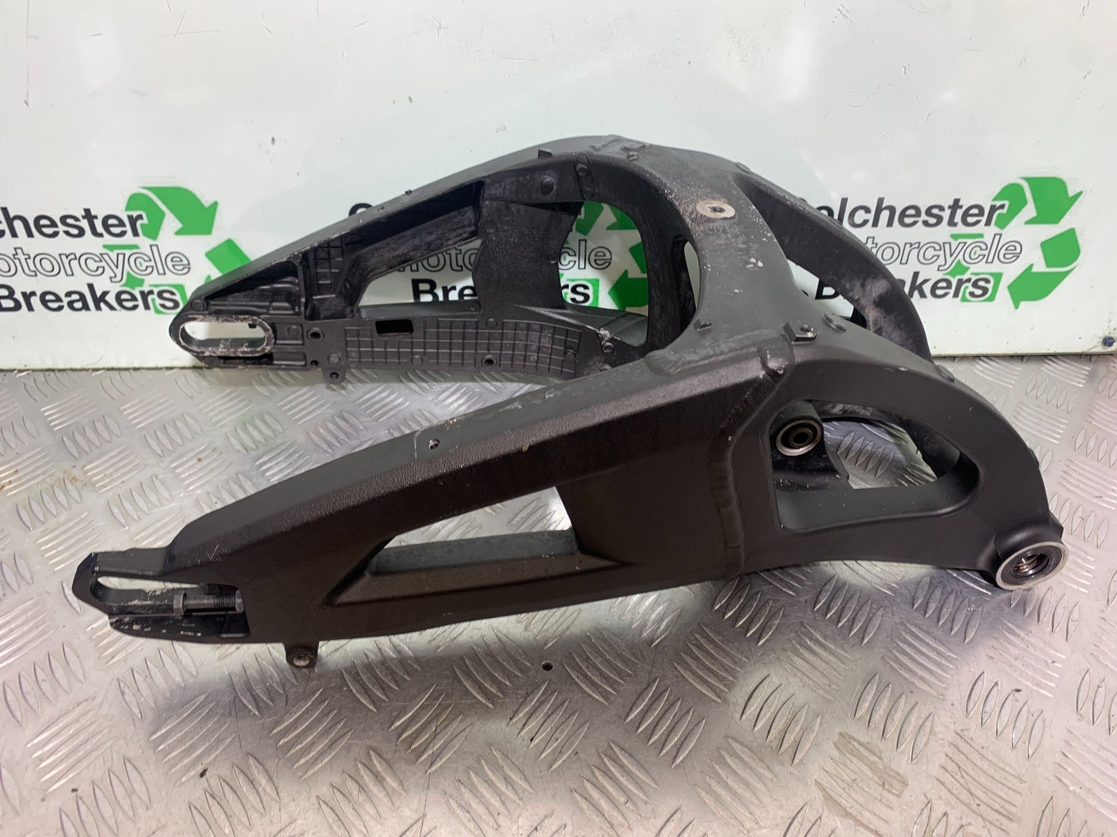 KAWASAKI ZX10R ZX 10R SWINGARM   YEAR 2011-2015 (CMB1154)