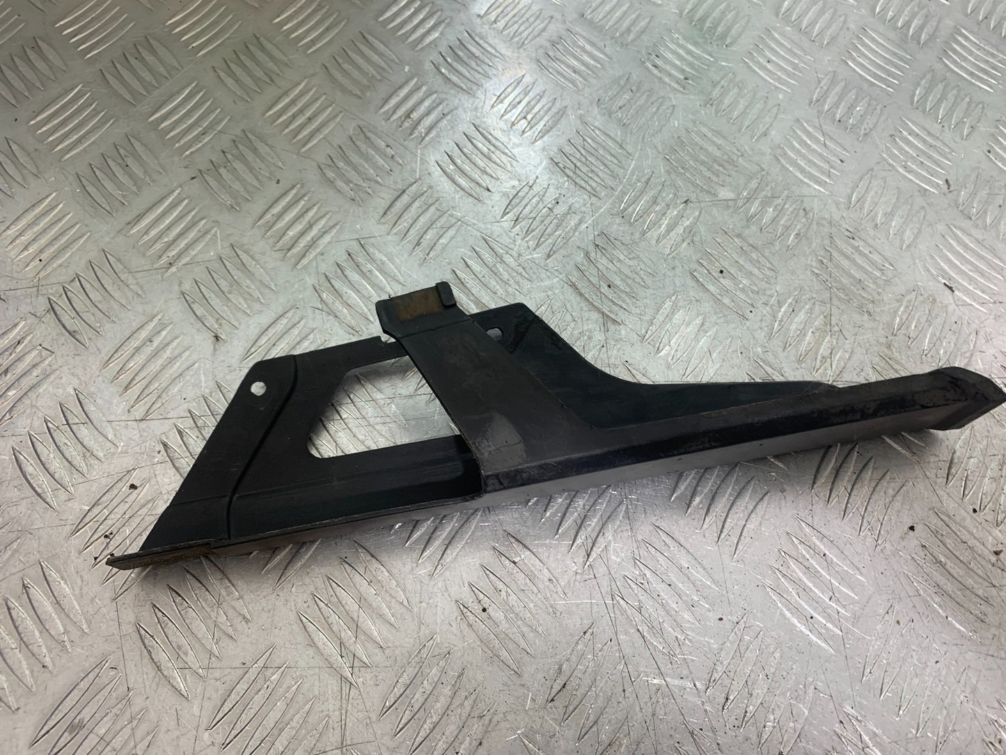KAWASAKI Z750 Z 750 CHAIN GUARD   YEAR 2004-2006  (CMB1234)