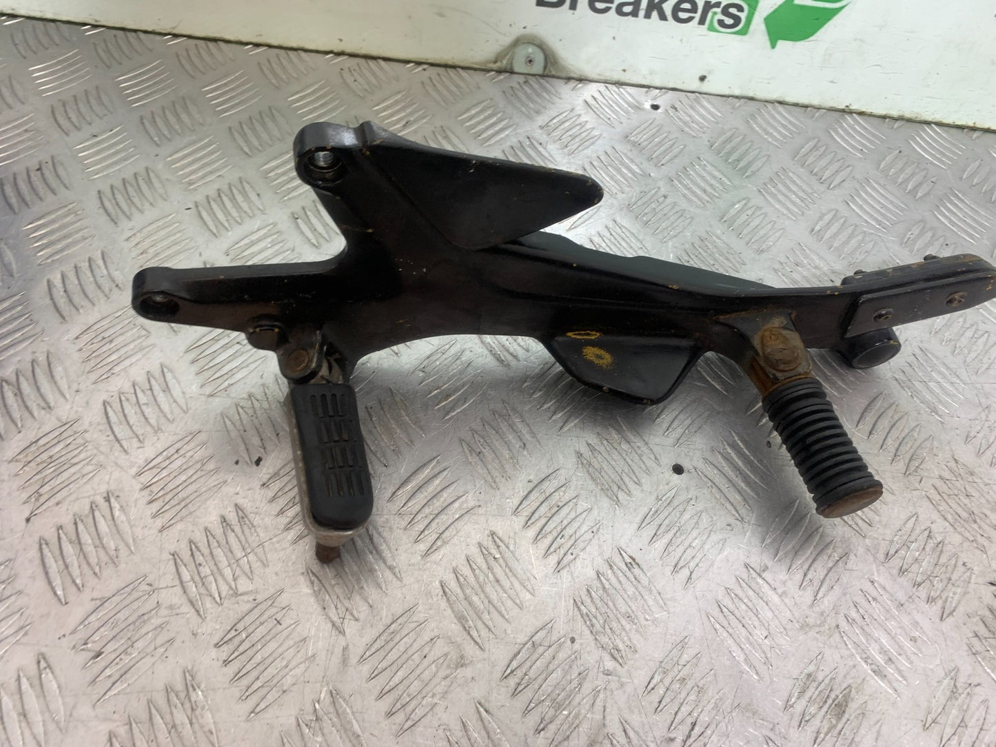 HONDA CBF600 CBF 600 LEFT HANGER AND PEGS  YEAR 2004-07  (CMB1305)