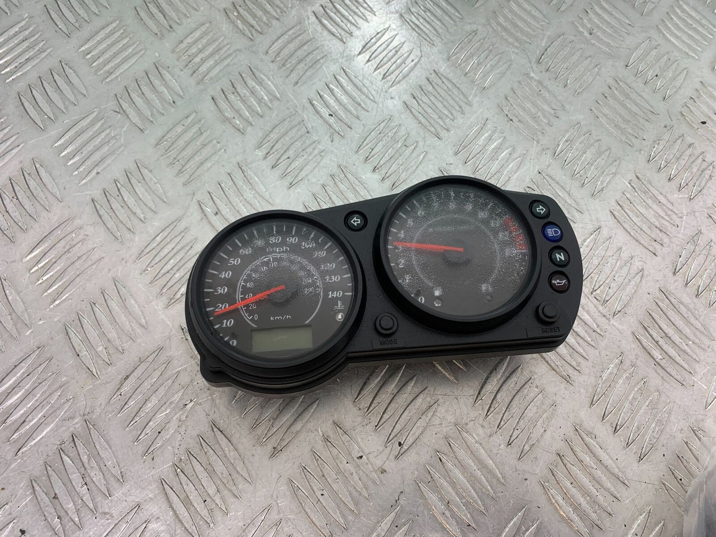 KAWASAKI ER6 F CLOCKS SPEEDO DASH YEAR 2005-2008 (CMB1098)