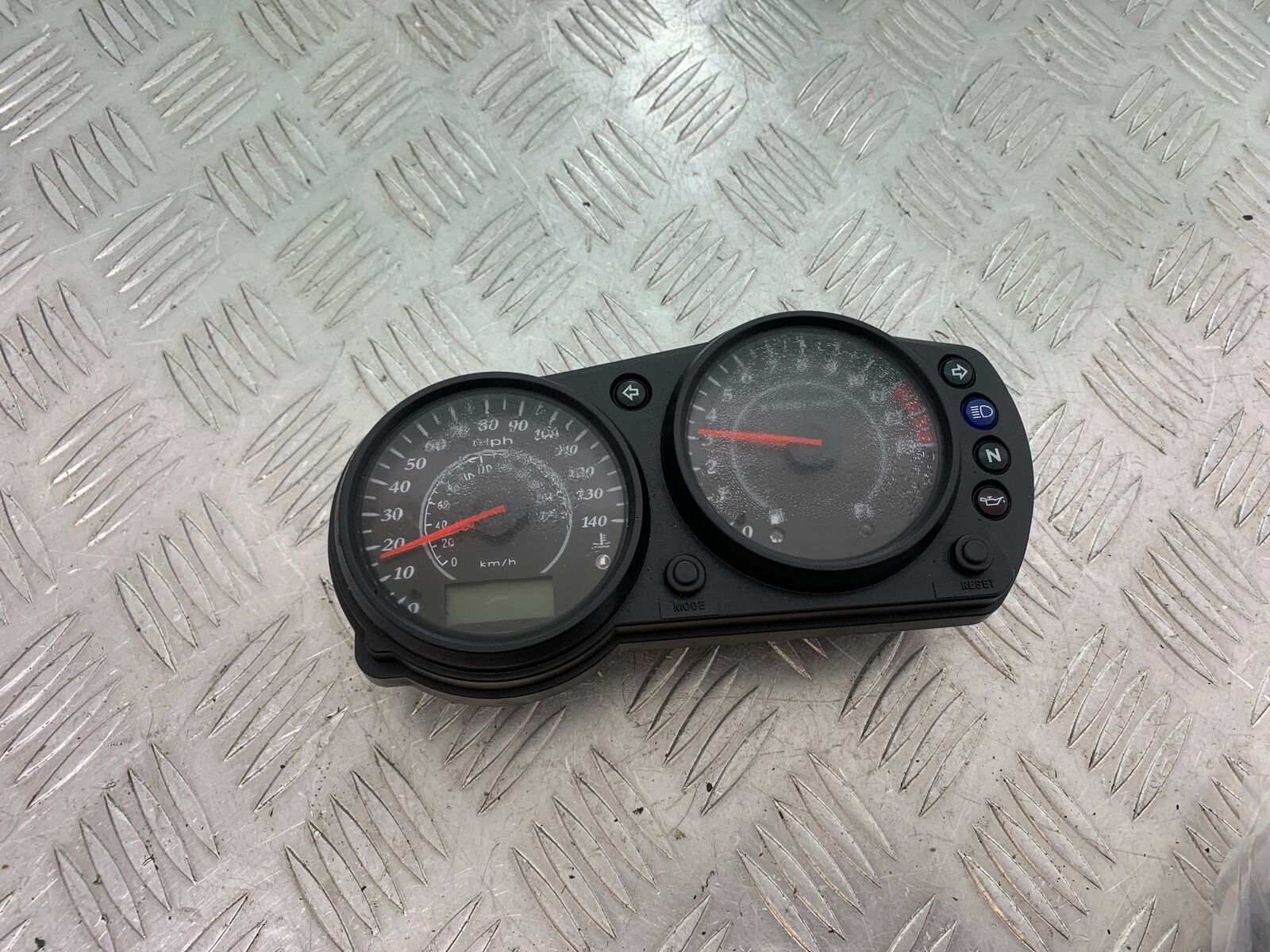 KAWASAKI ER6 F CLOCKS SPEEDO DASH YEAR 2005-2008 (CMB1098)