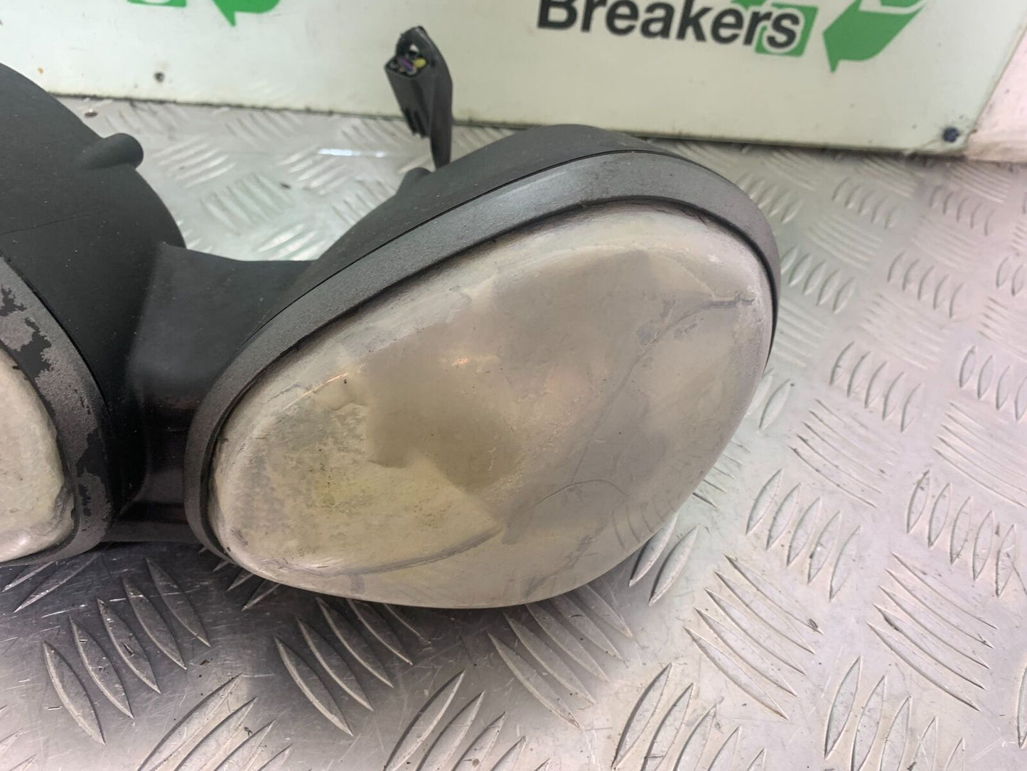 TRIUMPH 1050 SPEED TRIPLE HEADLIGHT (DAMAGED)  YEAR 2018-2020 (CMB1029)